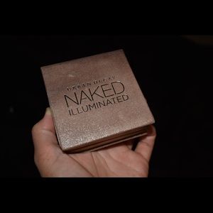 naked illuminated highlight palette